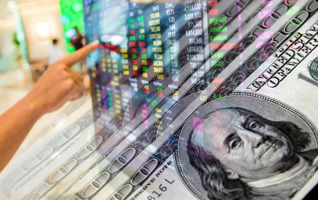 Курс долара 16 січня в обмінниках зріс до 43,78 гривень 1