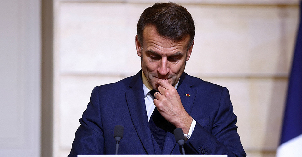 Макрон ходитиме у сонцезахисних окулярах: яка причина 1