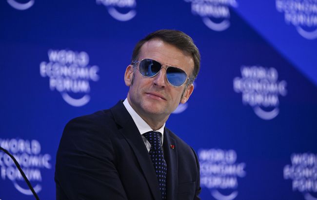Макрон носить сонцезахисні окуляри - у чому причина 1