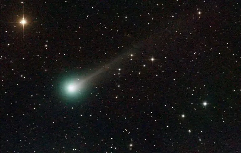 Найяскравіша комета 2026 - вчені відкрили комету C/2025 R3 - чи можна її побачити неозброєним оком 1