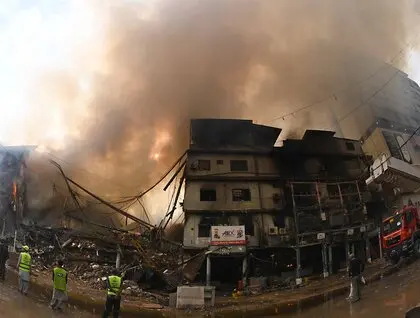 Пожежа в Карачі - рятувальники шукають понад 60 зниклих після трагедії в Gul Plaza - фото 2