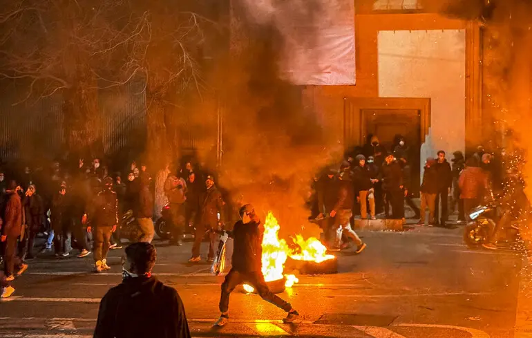 Протести в Ірані - Чому режим досі не впав 1