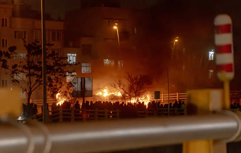 Протести в Ірані - влада вбиває протестувальників і страчує затриманих - новини світу 1