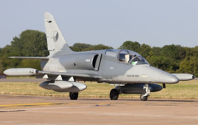 Скандал в Чехії - міністр оборони скасував візит генерала до США через літаки для України 1