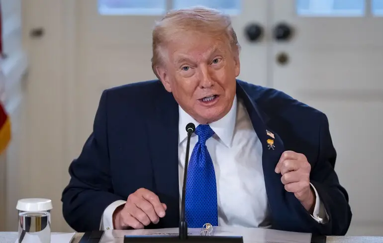 Трамп каже, що Іран хоче домовитися зі США через масштабні протести 1