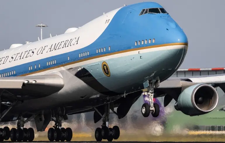 Трамп летів у Давос, але літак Air Force One повернувся у США через несправність - президент вже персів на інший 1