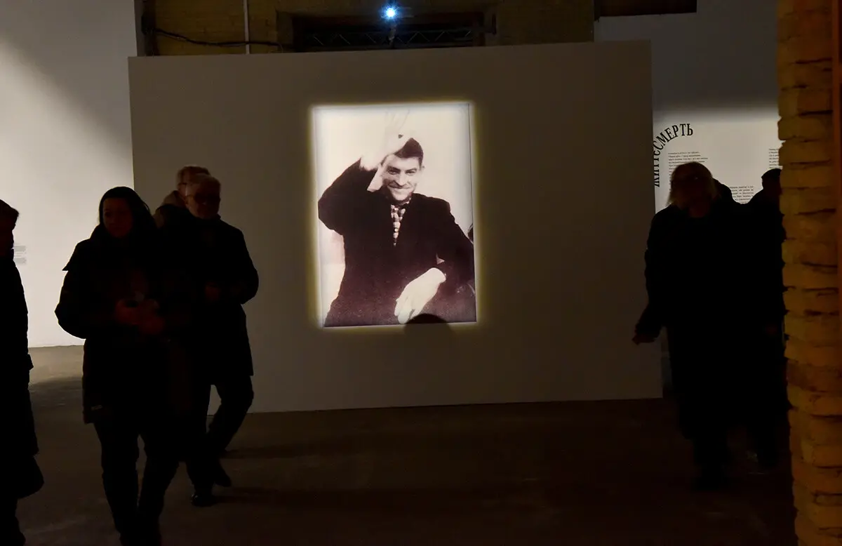 У Мистецькому арсеналі вшанували в’язнів радянських та російських катівень 5