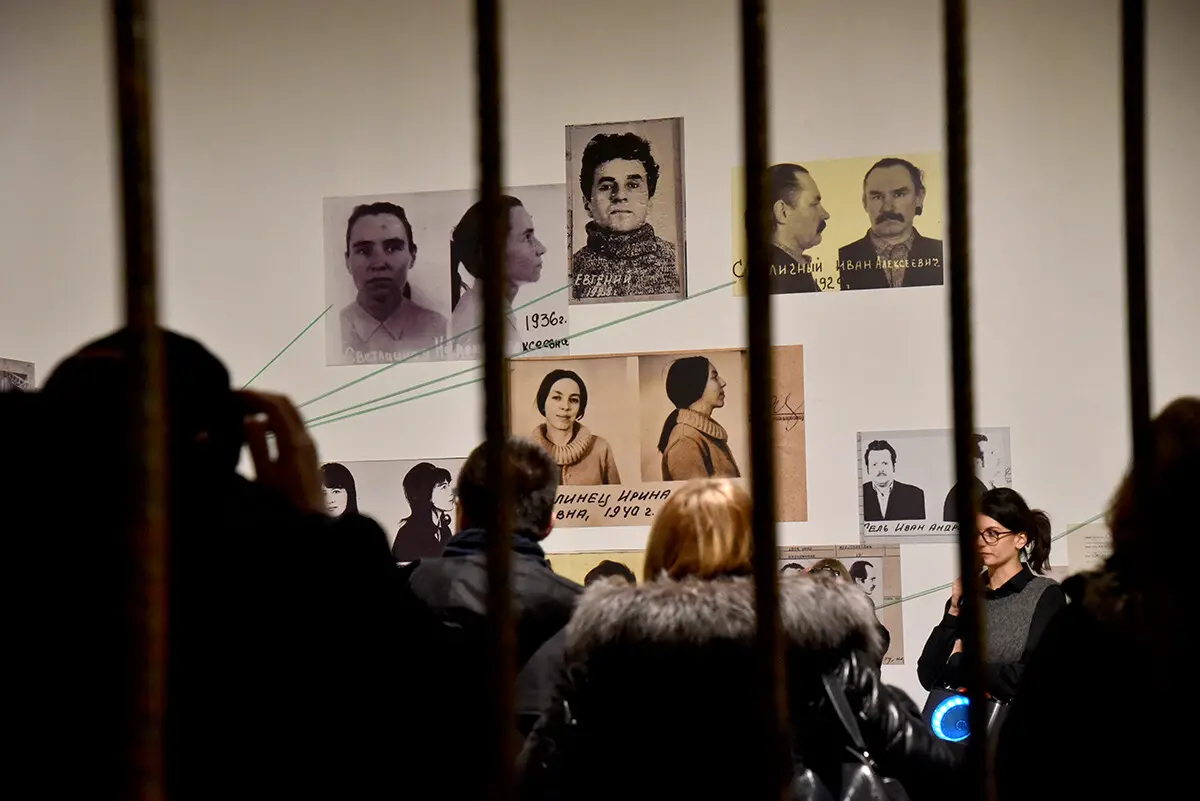 У Мистецькому арсеналі вшанували в’язнів радянських та російських катівень 1