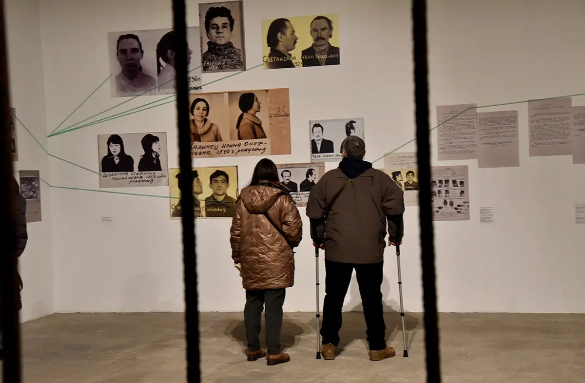 У Мистецькому арсеналі вшанували в’язнів радянських та російських катівень 3