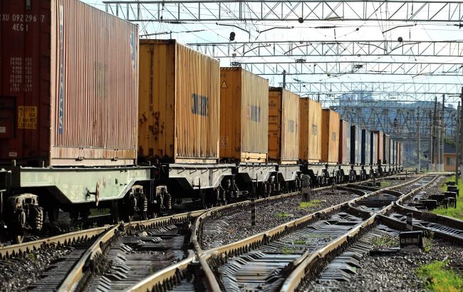 Укрзалізниця назвала головний вантаж року - метал обійшов зерно за динамікою 1