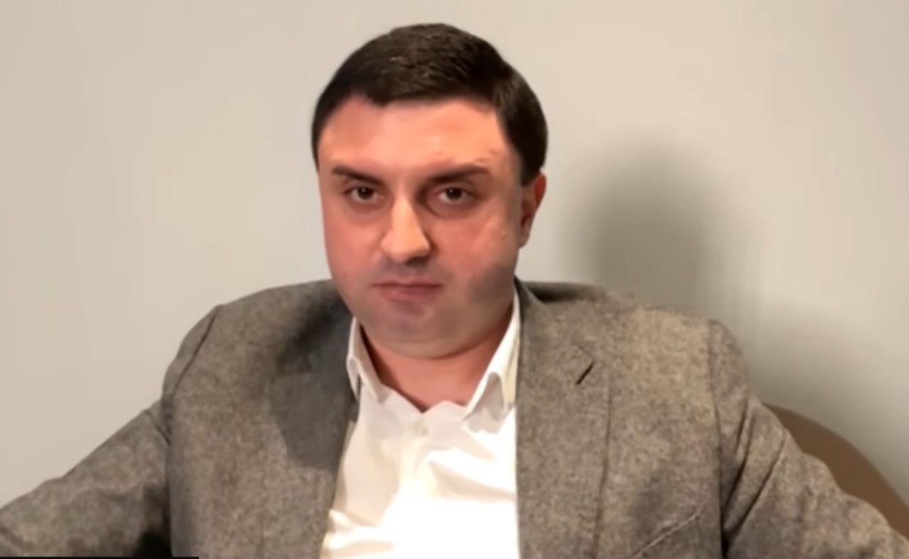 Ваганян розповів та показав фото, як виплачував мільйони Баканову та Наумову 1