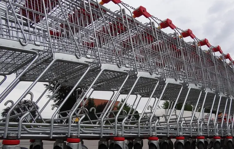 Великі мережі супермаркетів спростували закриття своїх магазинів через перебої зі світлом 1