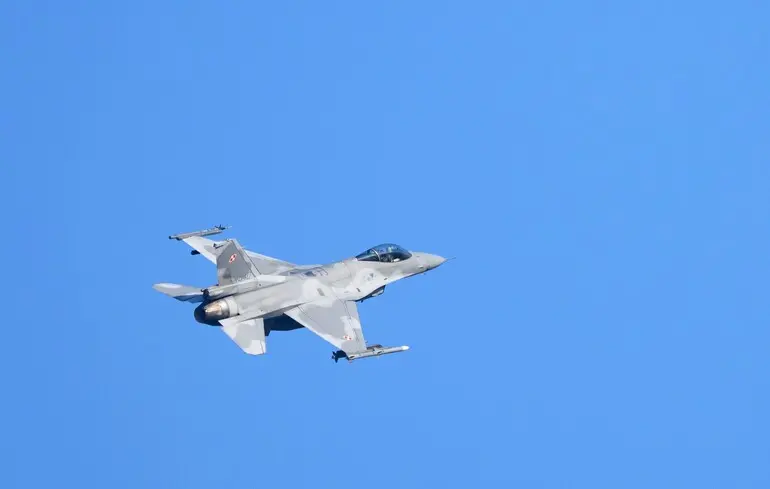 Аварія F-16 у Туреччині - літак упав на шосе 1