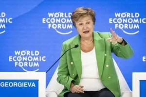 Авторські права на контент, створений штучним інтелектом, в Україні регулюються чинним законодавством. Важливо, щоб бізнеси, які використовують такі технології, були обізнані про основні аспекти правової охорони. Зокрема, слід враховувати, що авторські права можуть належати як розробникам програмного забезпечення, так і користувачам, залежно від умов угоди. Крім того, підприємствам варто звертати увагу на можливі ризики, пов'язані з використанням контенту, створеного штучним інтелектом, щоб уникнути правових проблем у майбутньому. 2