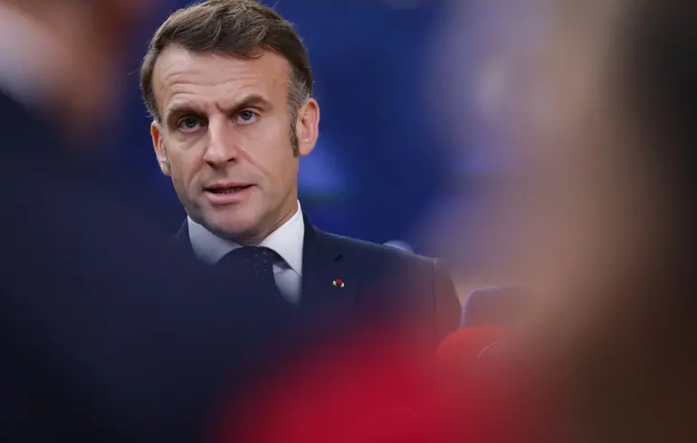 Індія та Франція готуються до угоди щодо винищувачів - Макрон прибув у Мумбай 1