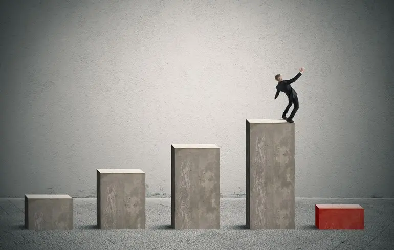 Індикатори зовнішньої вразливості України свідчать про велику вірогідність кризи в економіці 1