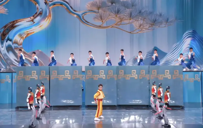 Китайські роботи вразили на Весняному гала-шоу – фахівці дискутують щодо справжніх можливостей гуманоїдів. 1