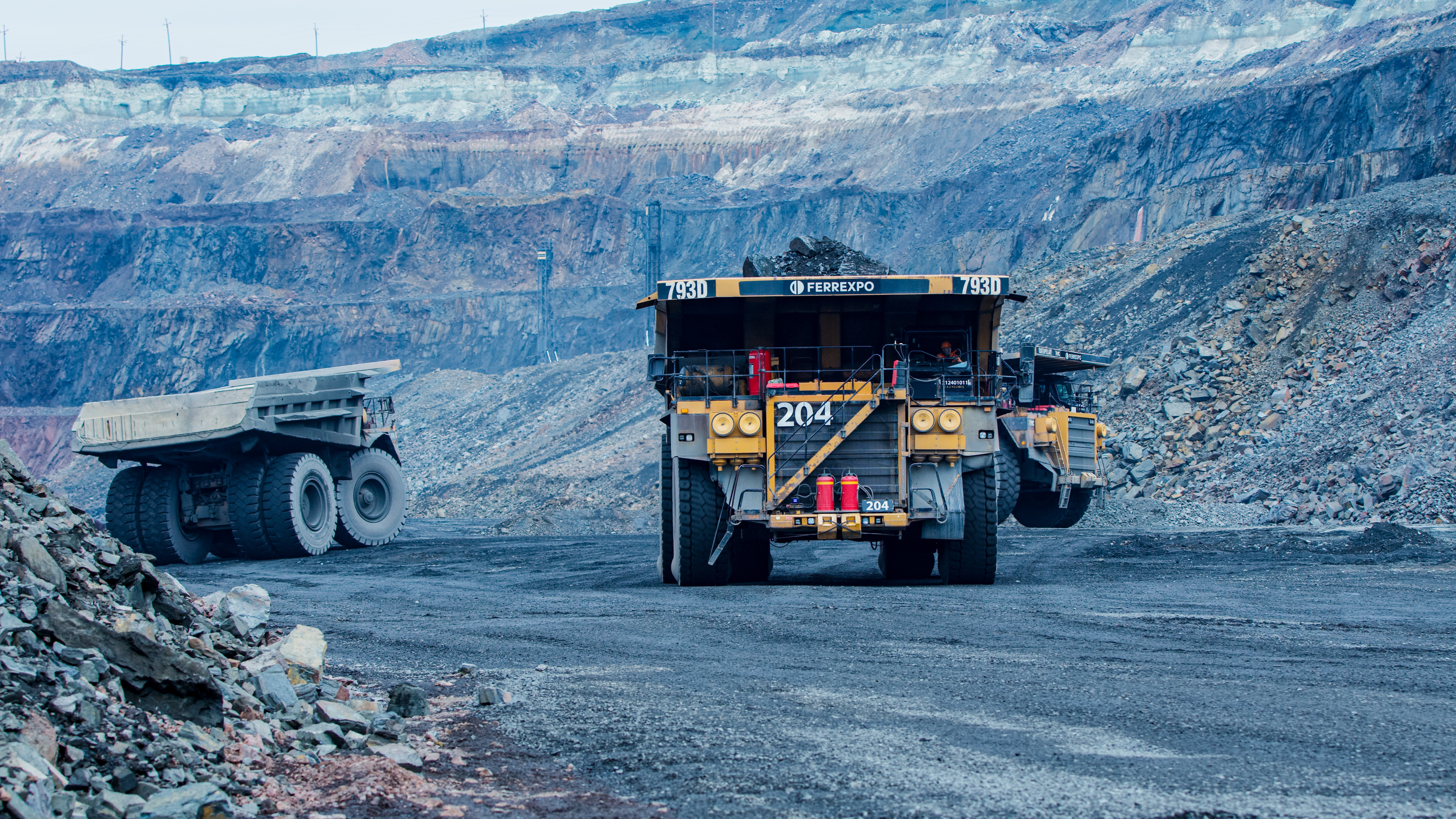 Княжицький: необхідно забезпечити захист української промисловості як від агресії Російської Федерації, так і від рейдерських атак. 1