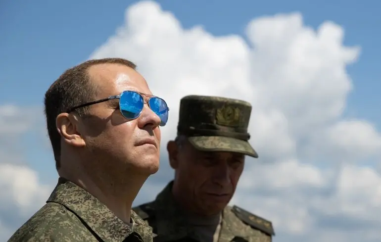 Коли РФ використає ядерну зброю – у Мєдвєдєва відповіли – новини Україна 1