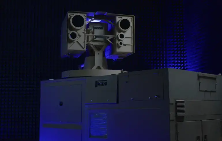 Лазерна зброя LOCUST - як тести армії США спричинили хаос в аеропорту - новини світу 1