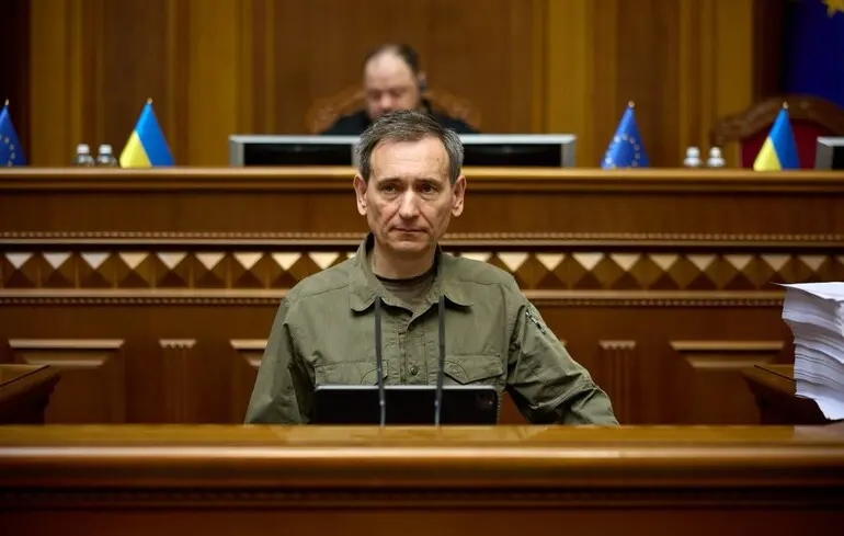 Мирна угода з Російською Федерацією - який документ був би найкращим варіантом для України - висловив думку Веніславський. 1