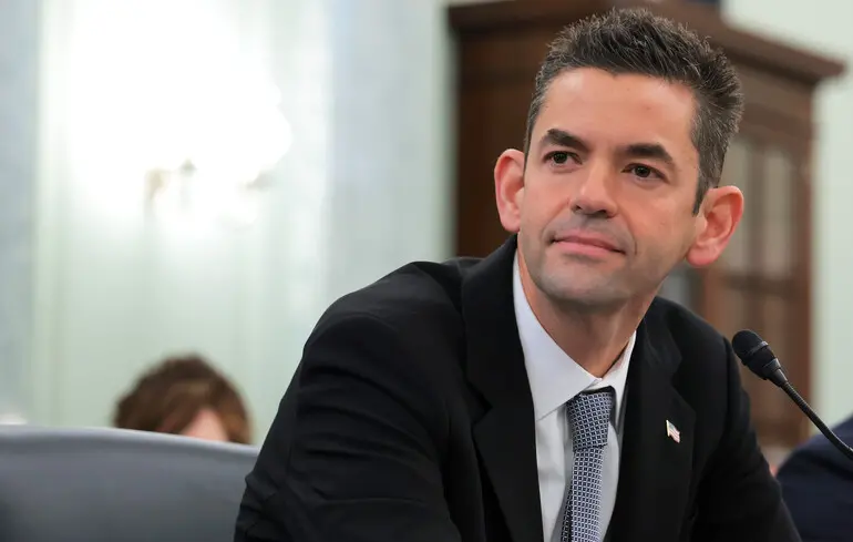 NASA знову відклало запуск Artemis II, який має облетіти Місяць, через технічну проблему з ракетою Space Launch System. 1