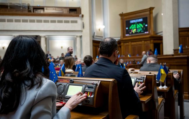 Отруєння депутатів у Раді - у ВР назвали дві версії та перевіряють їдальню 1