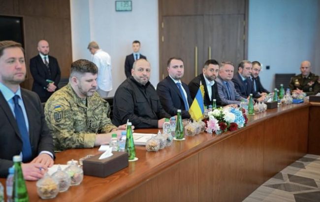 Переговори України, Росії та США в Абу-Дабі - стали відомі нові детали зустрічі 1