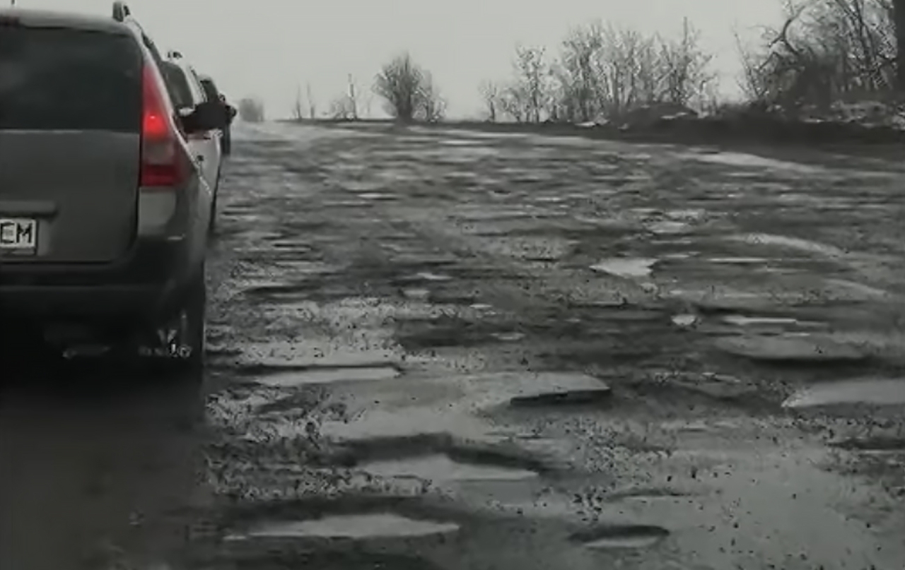 Ремонт доріг в Україні залежить від температури - коли відремонтують Одеську трасу Ремонт доріг в Україні залежить від температури - коли відремонтують Одеську трасу 2