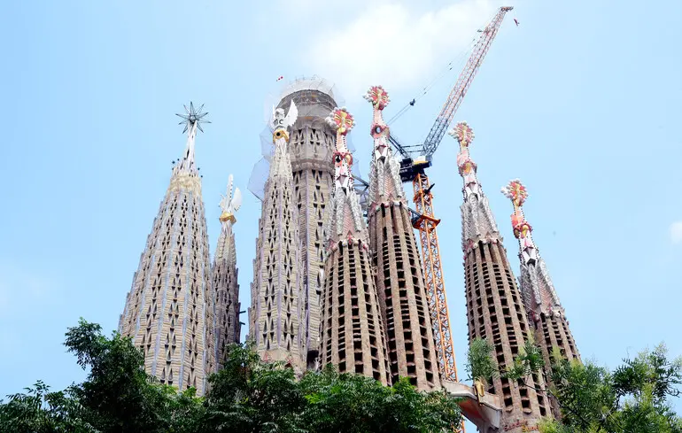 Саґрада Фамілія досягла максимальної висоти 172,5 м - закладено останній фрагмент центральної вежі собору - новини культури 1