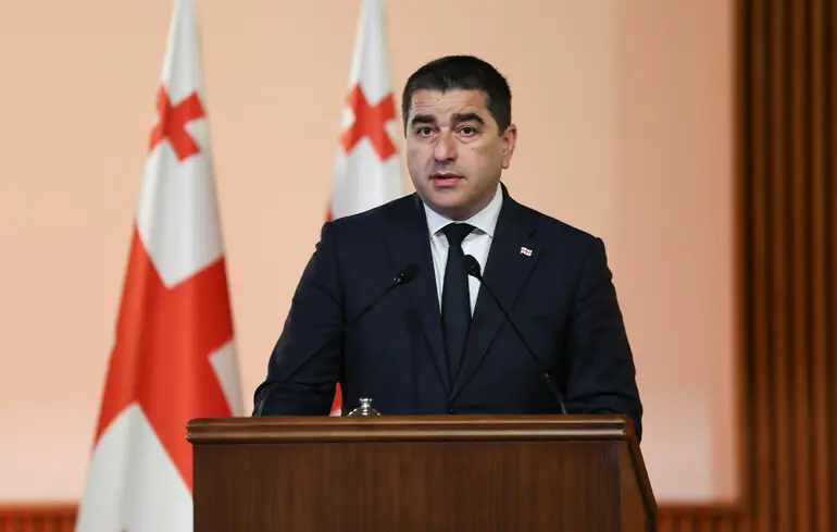 Шалва Папуашвілі висловив критику на адресу Володимира Зеленського. Спікер парламенту Грузії озвучив свої думки щодо ситуації. 1