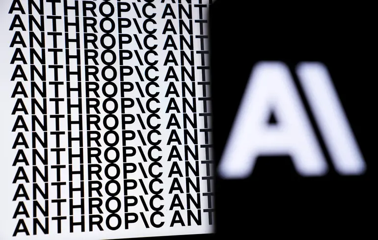 Штучний інтелект від Anthropic призвів до падіння акцій компаній у сфері програмного забезпечення – інвестори висловлюють занепокоєння щодо загроз для бізнес-моделей. 1