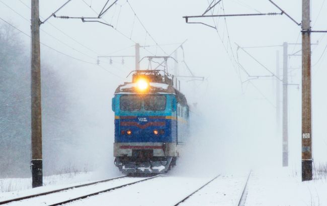 Тарифи Укрзалізниці та збитки від пасажирки - як держава планує допомогти УЗ 1