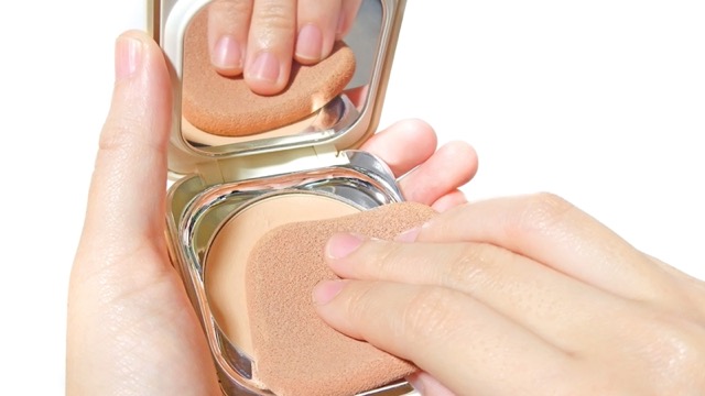 Тональний крем: фініш, відтінок і нанесення без помилок 2 Тональний крем: фініш, відтінок і нанесення без помилок 1