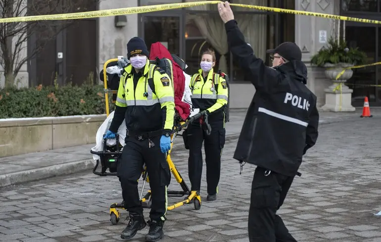 У Канаді в школі сталася стрілянина - Загинули щонайменше десятеро людей 1