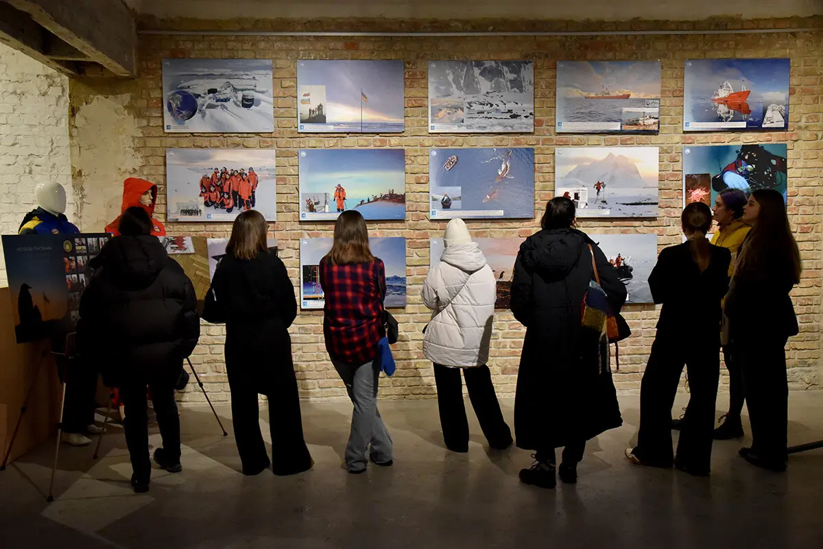 У Києві відзначили ювілей станції Академік Вернадський спецпогашенням марки та фотовиставкою 1