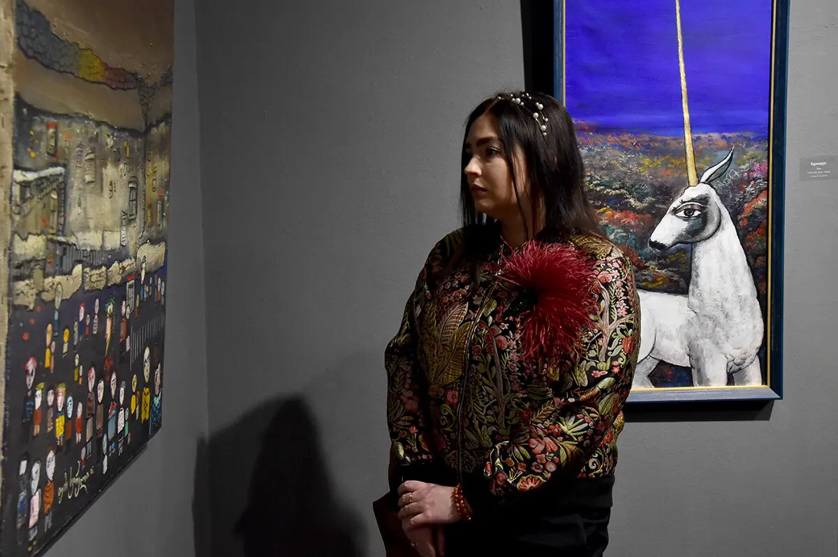 У Київській картинній галереї відкрилась виставка Люди художника Темо Свірелі 12