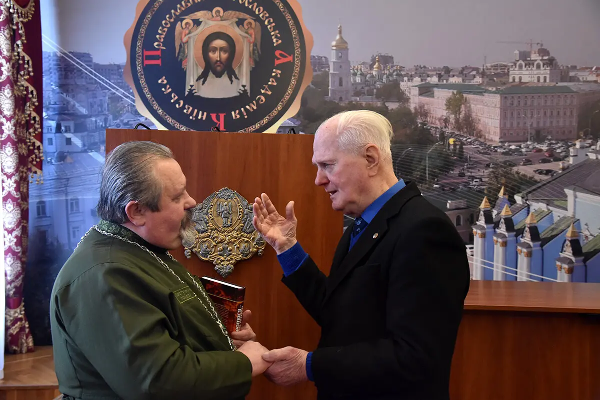 У Михайлівському соборі представили нову книгу Бориса Пономаренка про ціну української свободи 10