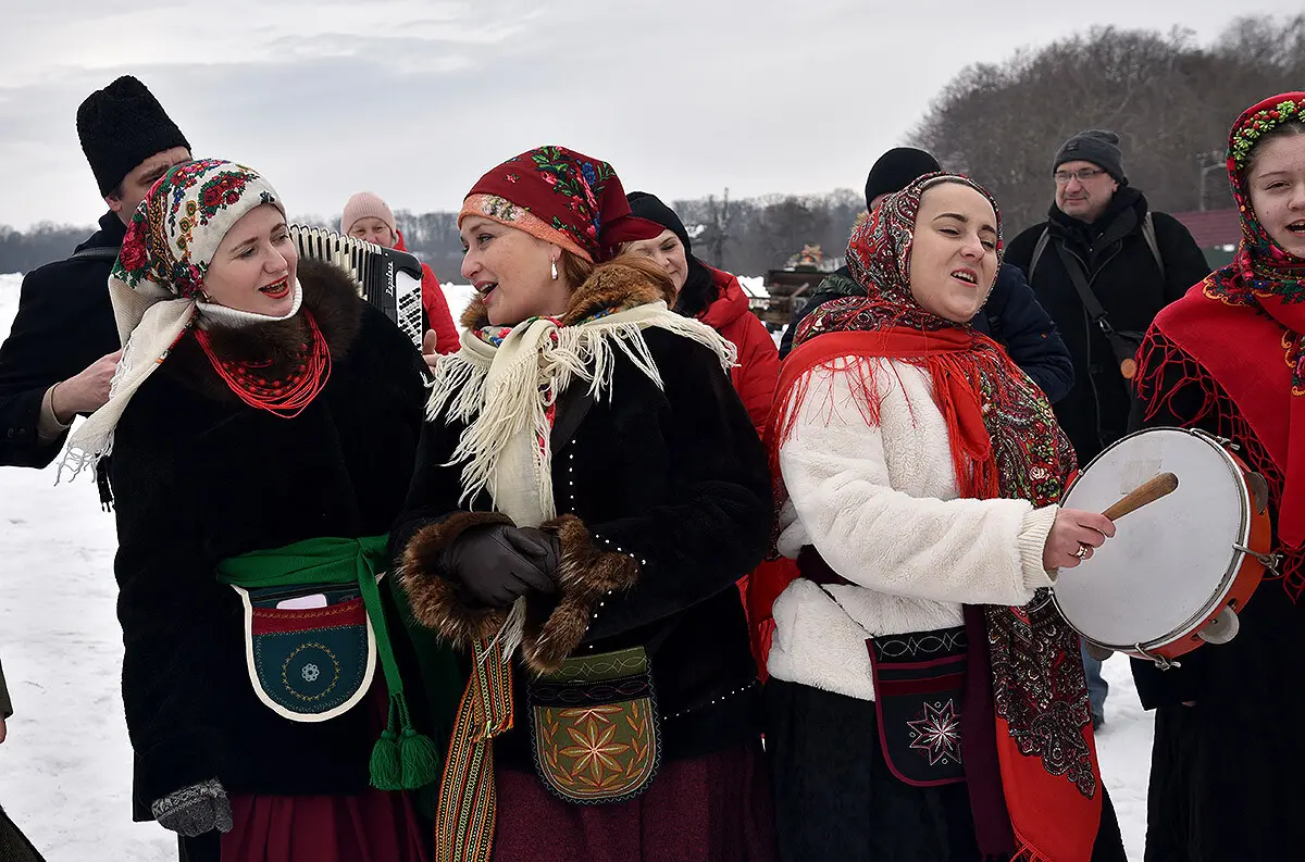 У столичному музеї просто неба пройшли календарно-обрядові гуляння - фото 13