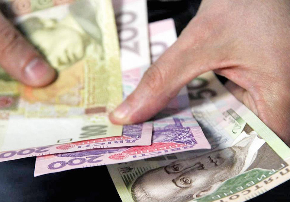 Уряд розпочинає програму безвідсоткових кредитів для осіб, які вимушені були залишити свої домівки. 1