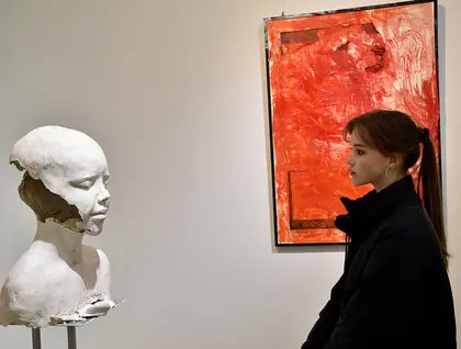 Виставка "Вразливе місце" - у Києві презентували гіперреалістичні скульптури Поліни Вербицької - фото 17