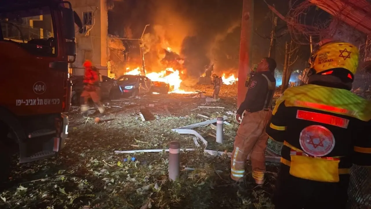 Внаслідок удару по житловому кварталу Тель-Авіва є одна загибла, десятки постраждалих 4