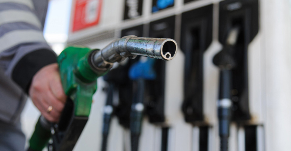 Антимонопольному комітету слід звернути увагу на це питання: Пендзин щодо різкого зростання вартості бензину. 1