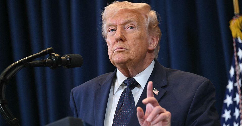 Блокування Ормузської протоки відповідає інтересам Трампа, - зазначив Буряченко. 1