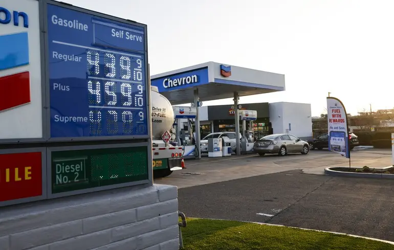 Ціни на бензин у США - Трамп забув про обіцянку низької вартості пального - новини світу 1