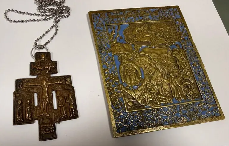 Цінні реліквії намагалися вивезти з України - старообрядницьку ікону та хрест XVIII–XIX століть передали музею - новини культури 1