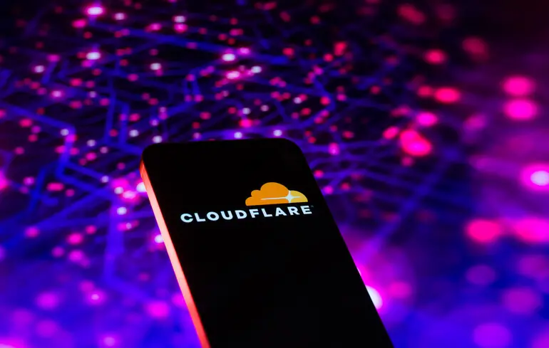 До 2027 року боти можуть перевершити активність людей, зазначив генеральний директор Cloudflare, вказуючи на виклики, які це створить для інфраструктури та безпеки інтернету. 1