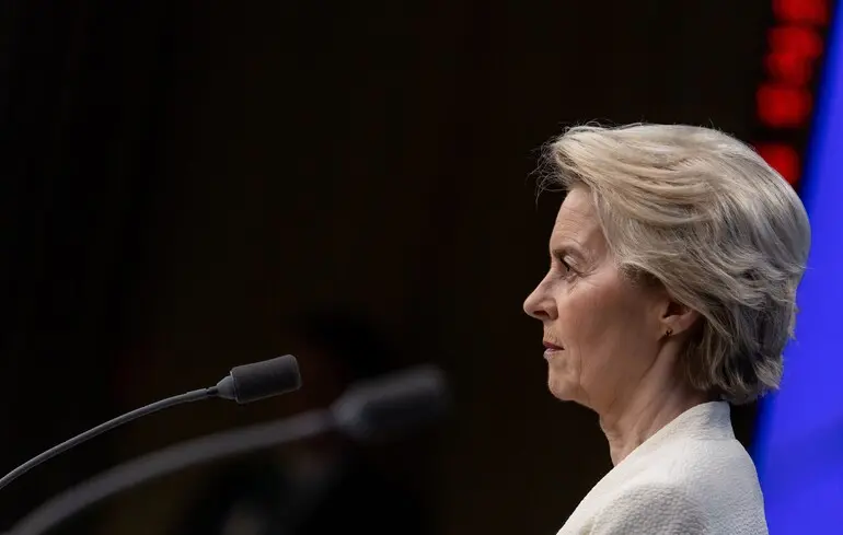 Голова Європейської комісії запевнила, що знайдеться спосіб надати фінансову допомогу Україні. 1