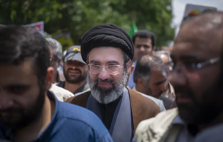 Моджтаба Хаменеї - Іран генерує відео та фото з новим верховним лідером 1