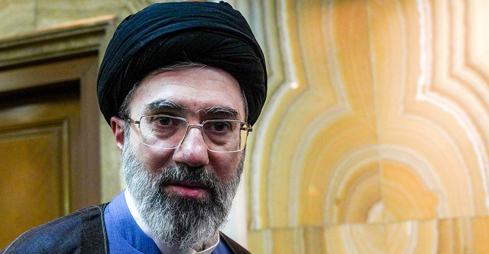 Моджтаба Хаменеї повідомив про свою готовність до діалогу зі Сполученими Штатами, згідно з інформацією ЗМІ. 1